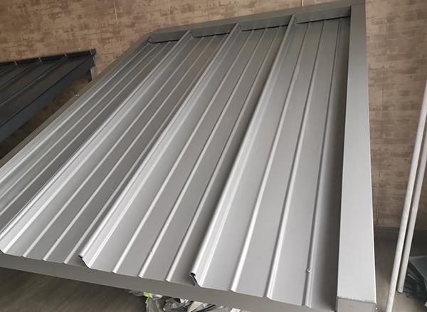 铝镁锰屋面板为什么要覆膜？